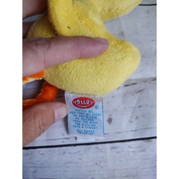 Yottoy Mo Willems The Duckling Gets A Cookie 8" Plush Stuffed Duck Toy Doll - Picture 4 of 6